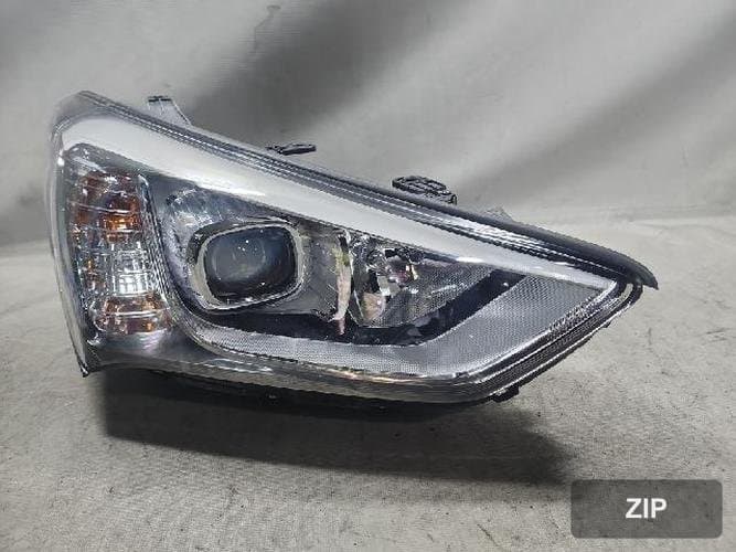 Hyundai Santa Fe 2013 — фара правая