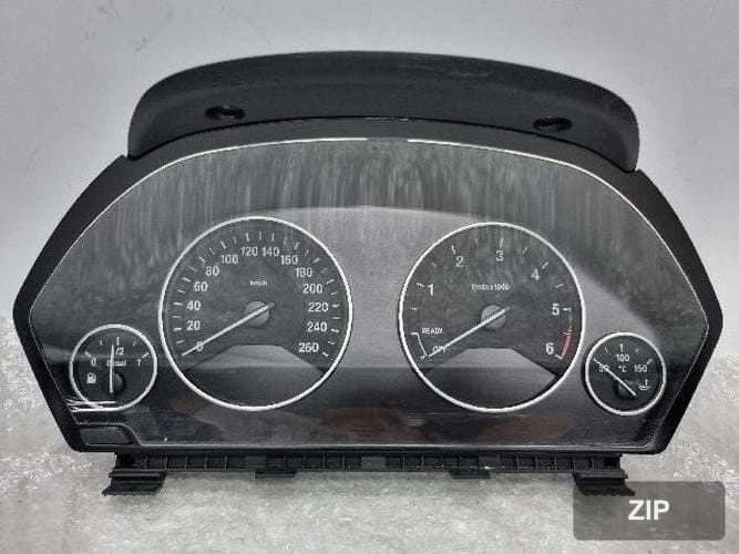 BMW 3 серия 2012 — приборная панель (дизель) 9295857-01