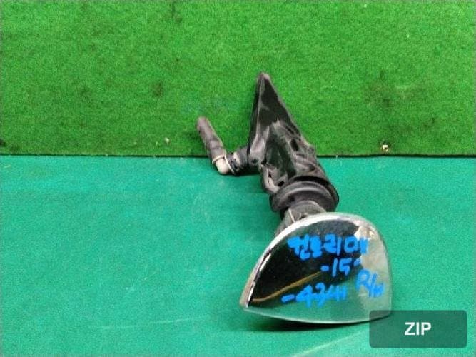 Mini Cooper 2015 — форсунка омывателя правая с крышкой