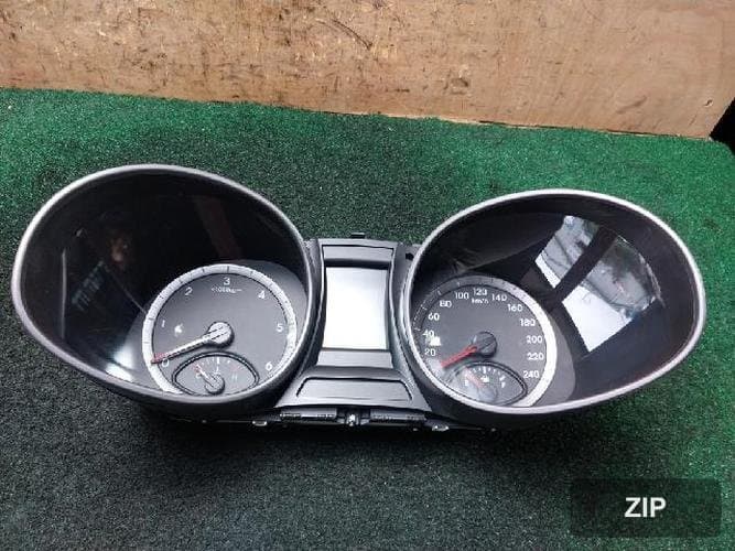 Hyundai Santa Fe 2015 — панель приборов 940032W300