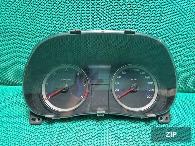 Hyundai Accent 2015 — панель приборов 940031R345