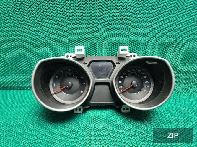 Hyundai Avante 2012 — приборная панель 940033X100