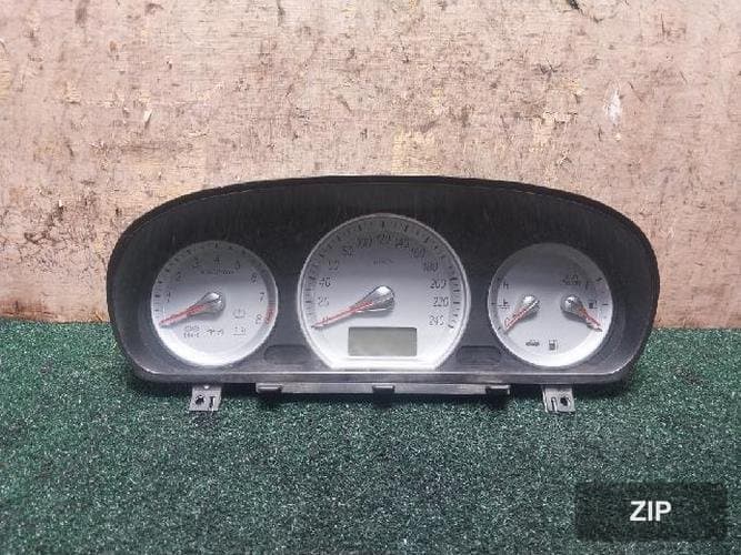 Hyundai Sonata 2005 — приборная панель 940033K050