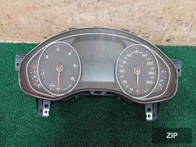 Audi A7 2016 — панель приборов 4G8920934D