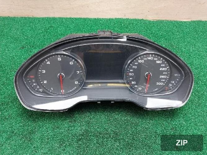 Audi A8 2011 — приборная панель 4H0920830C