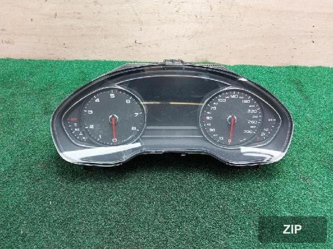 Audi A8 2011 — приборная панель 4H0920830C