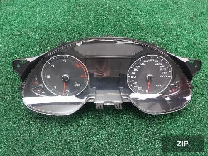 Audi A4 2015 — панель приборов 8K0920932D