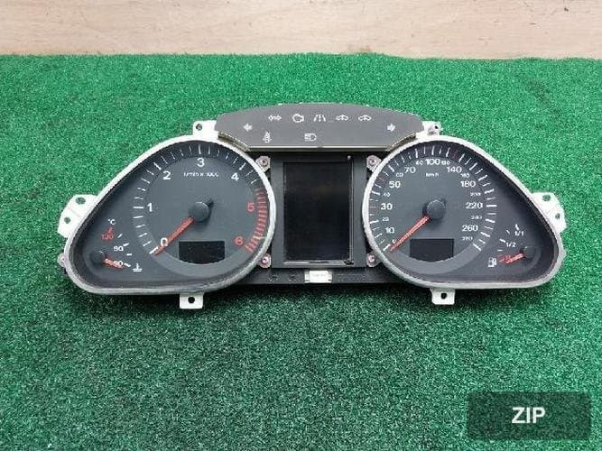 Audi A6 2008 — приборная панель 4F0920901 G