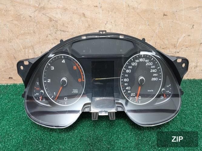 Audi A4 2014 — панель приборов 8K0920932