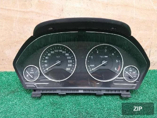 BMW 3 Series 2012 — панель приборов 9232892 6