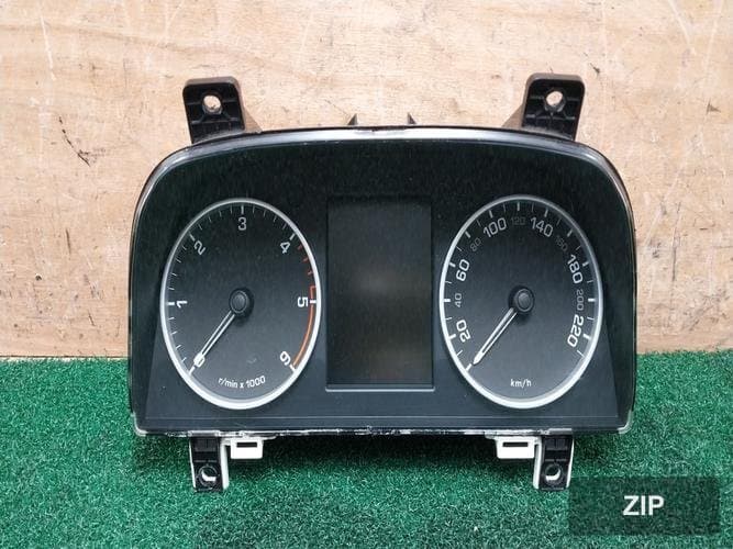 Land Rover Discovery 2011 — приборная панель AH2210849EJ