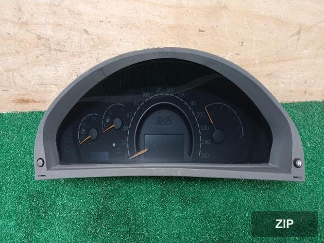 Mercedes-Benz S-Class 2003 — панель приборов A2205401347