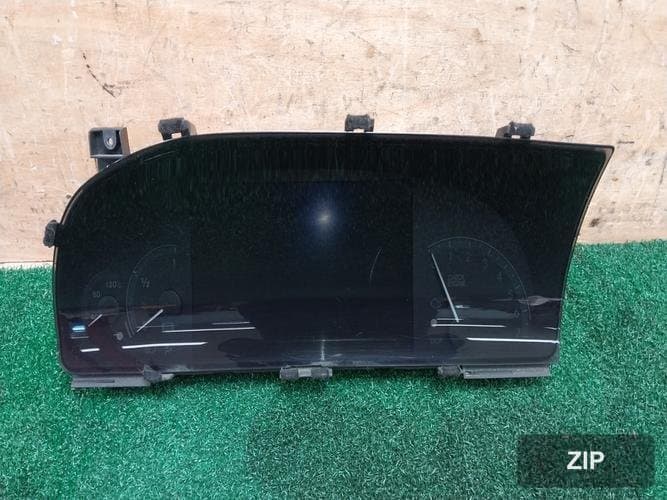 Mercedes-Benz S-Class 2006 — панель приборов A2215403347