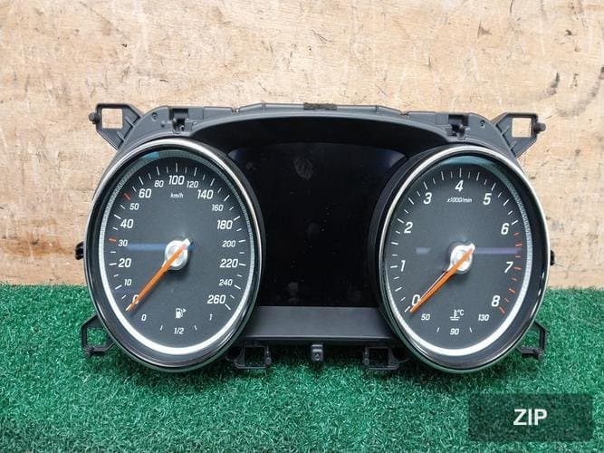 Mercedes-Benz E-Class 2020 — панель приборов A2139001930