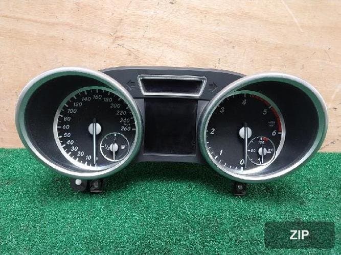 Mercedes-Benz M-Class 2014 — щиток приборов A1669007410