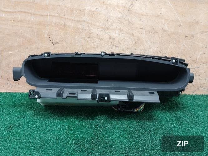 Toyota Prius 2012 — панель приборов 8380047A80