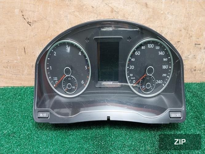 Volkswagen Tiguan 2013 — панель приборов 5N0920873A 2