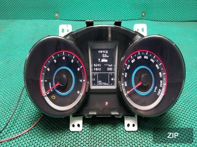 KG Mobility Tivoli 2018 — панель приборов 8022035510
