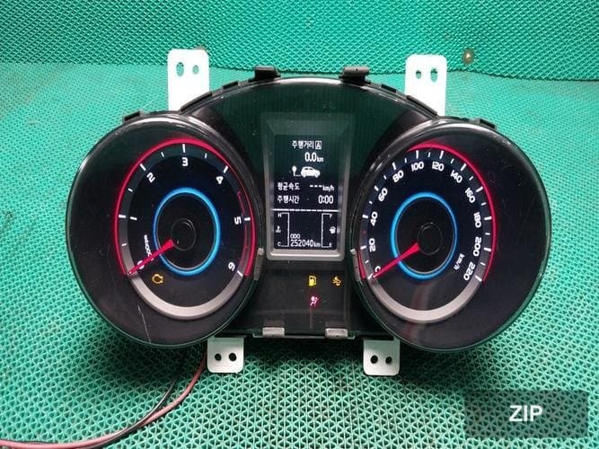 KG Mobility Tivoli 2018 — панель приборов 8022035720