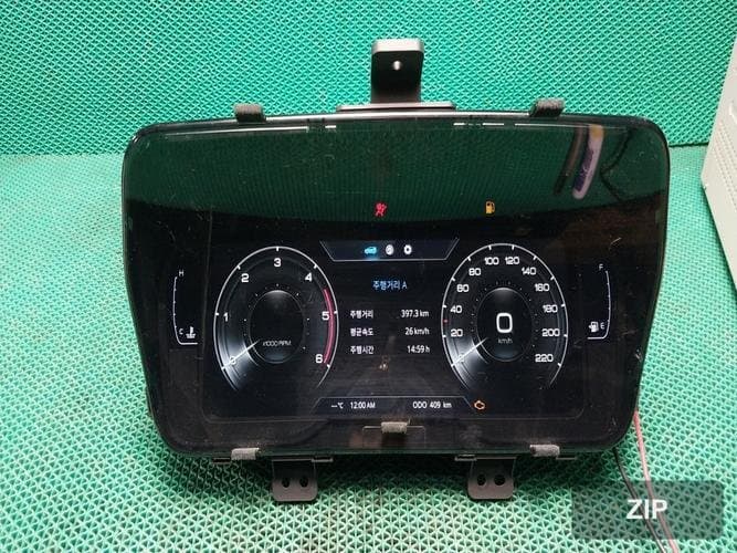 KG Mobility Tivoli 2019 — приборная панель 8027035070