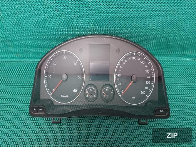 Volkswagen Golf 2009 — панель приборов 1K0920864B