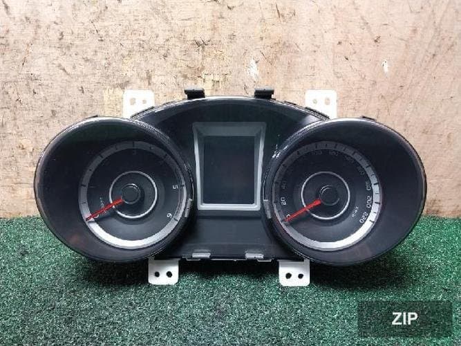 KG Mobility Tivoli 2016 — панель приборов 8022035020