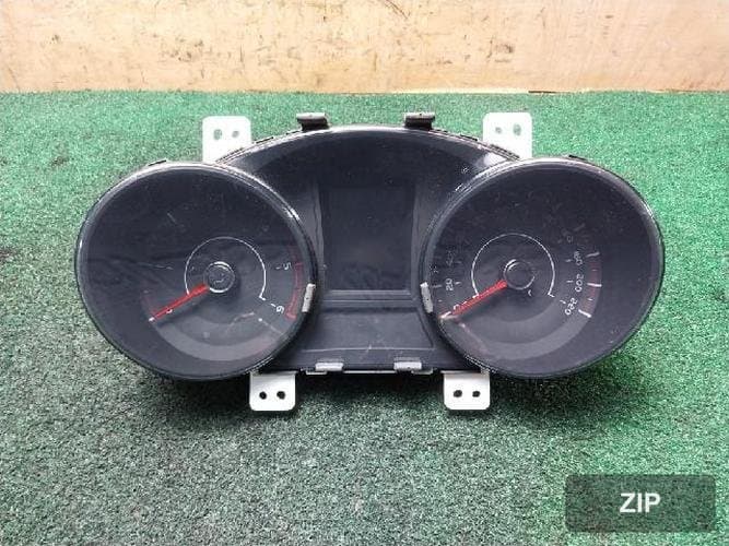 KG Mobility Tivoli 2018 — панель приборов 8023035020