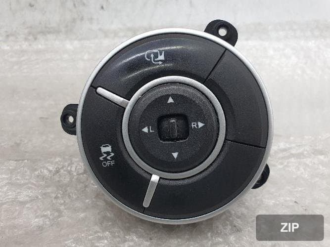 KG Mobility Korando 2013 — кнопка складывания бокового зеркала