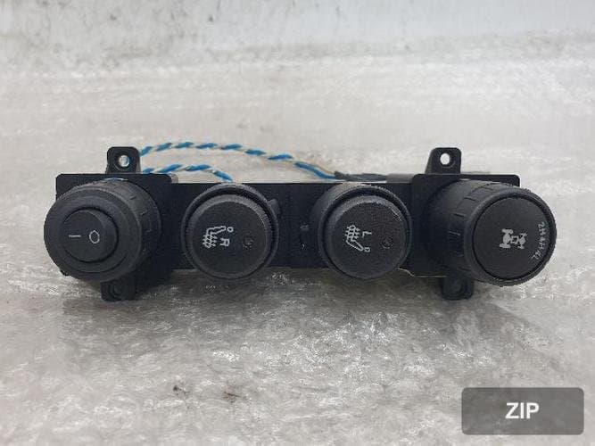 KG Mobility Korando 2013 — кнопка/переключатель сиденья 85305-32010