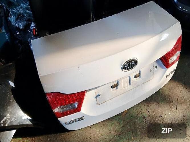 Kia Lotze 2010 — крышка багажника белая