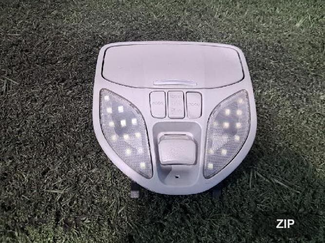 Hyundai Santa Fe 2014 — внутренний светильник 2