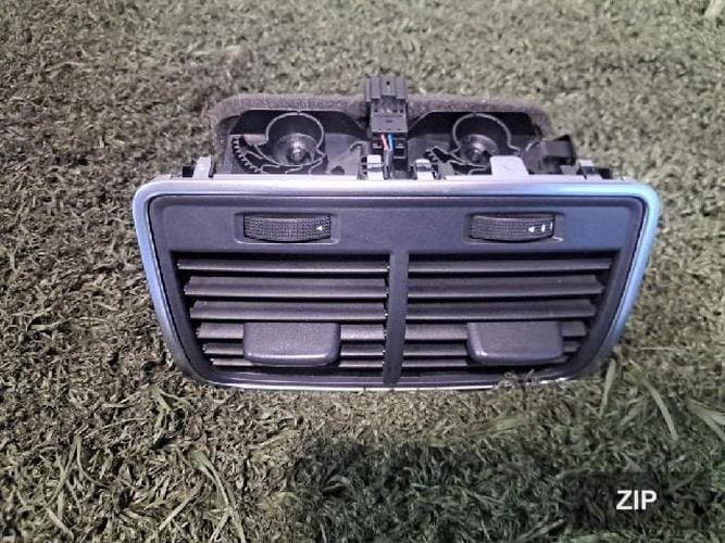 Audi A6 2013 — дефлектор воздуховода 4G0 819 203 204