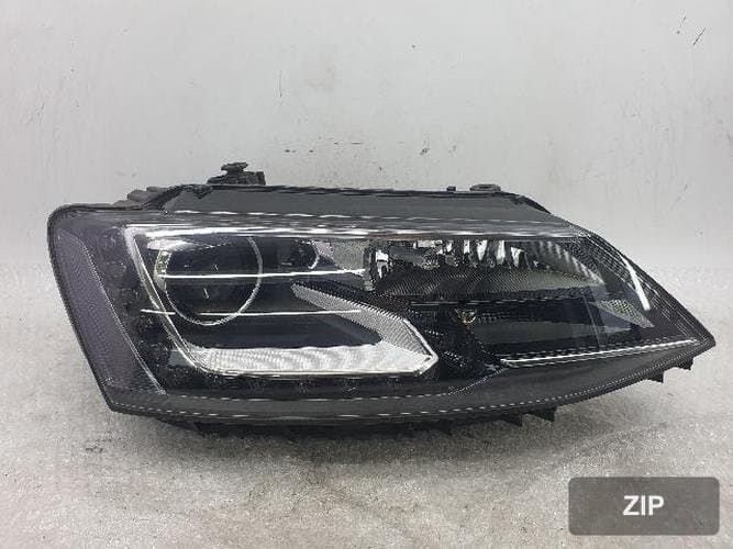 Volkswagen Jetta 2015 — фара правая 5C7 941 752 E 2