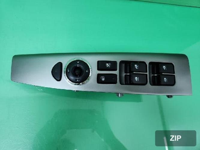 Hyundai Santa Fe 2011 — блок управления стеклоподъемниками 1