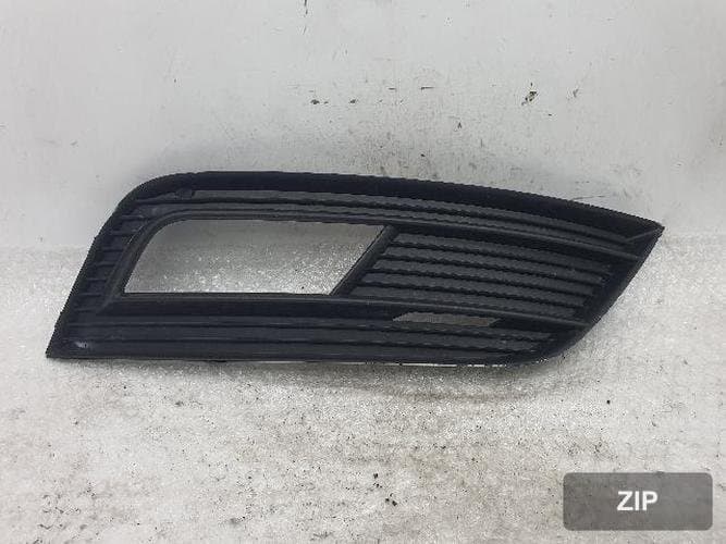 Audi A4 2014 — крышка противотуманной фары (правая) 8K0 807 682 K