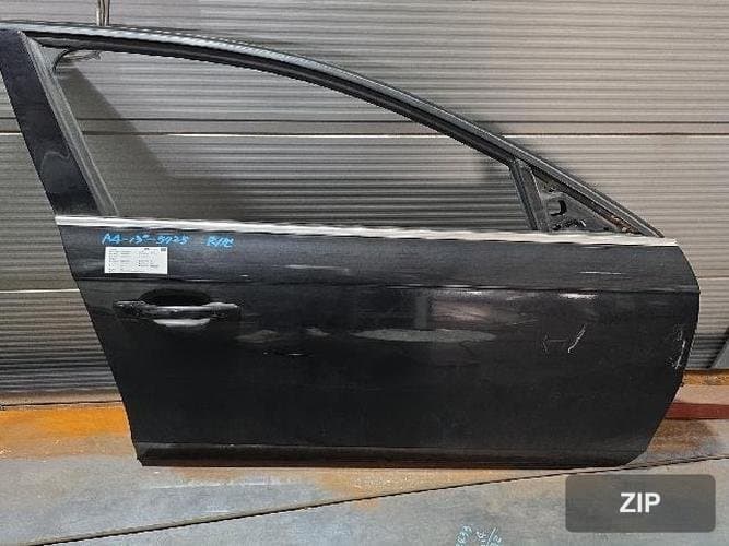 Audi A4 2013 — передняя дверь правая 8K0831052J