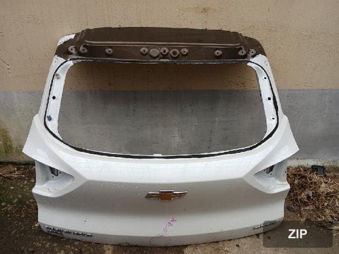 GM Daewoo Trailblazer 2021 — крышка багажника