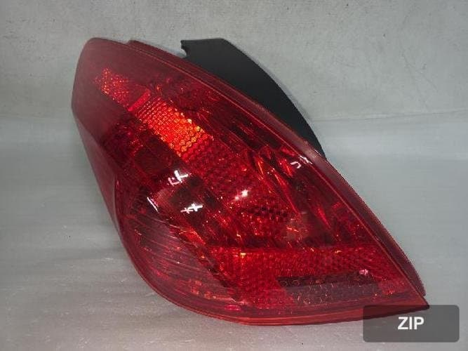 Peugeot 308 2012 — задний фонарь левый (водительский) 1