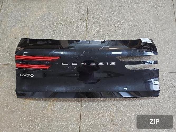 Genesis GV70 2025 — крышка багажника