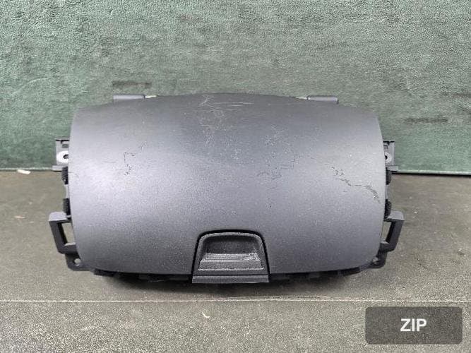 GM Daewoo Cruze 2016 — бардачок AVK91116