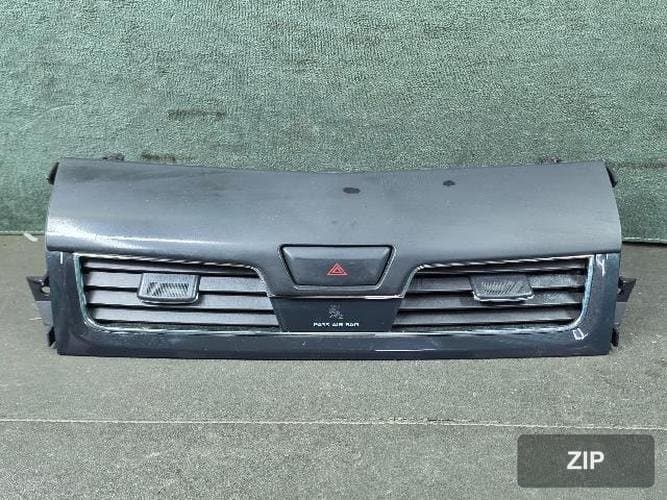 Nissan Altima 2014 — дефлектор воздуховода E945-5311E100