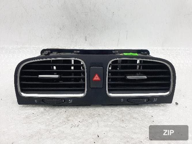 Volkswagen Golf 2013 — центральный дефлектор обдува 5K0 819 728 N 1
