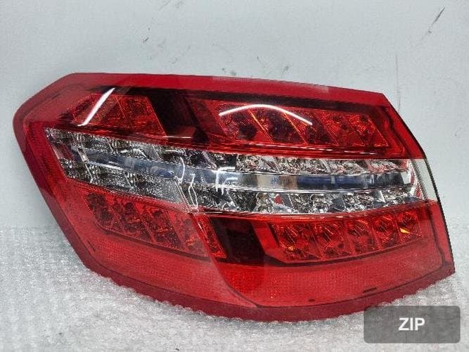 Mercedes-Benz E-Class 2011 — задний фонарь левый A2129060558