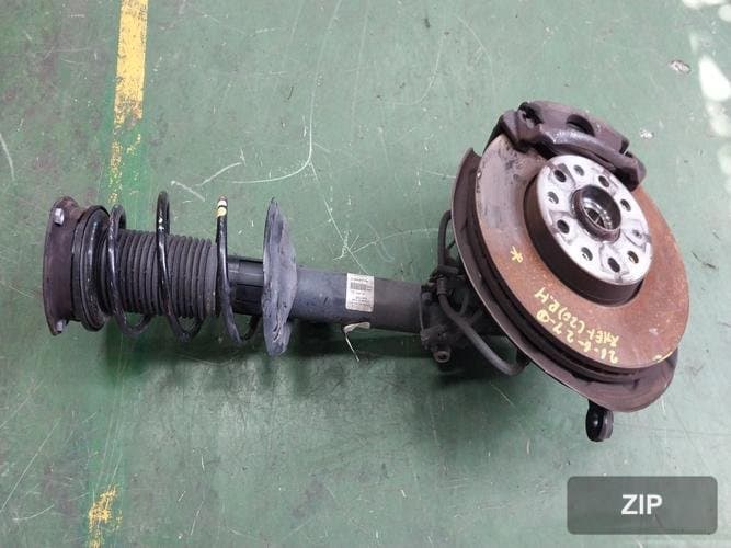 Передний поворотный кулак правый 5QM407256A