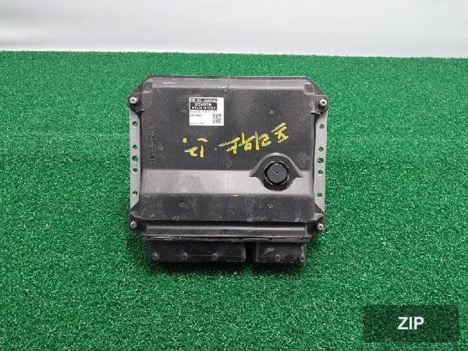 Блок управления ECU 89661-47240
