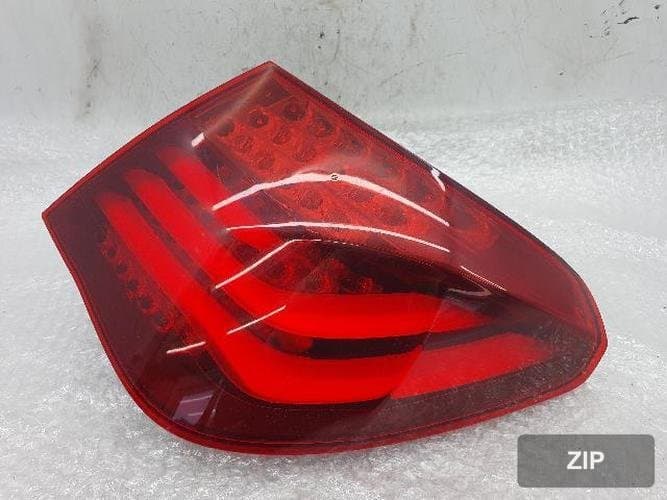 Задний фонарь правый