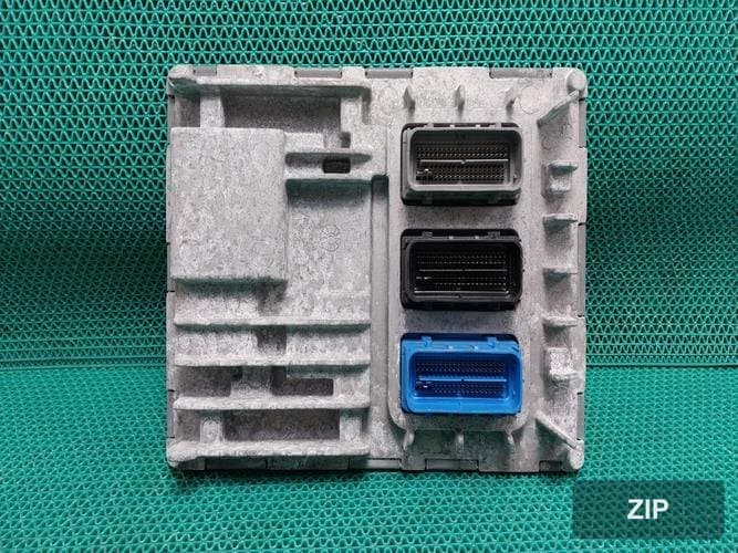 Блок управления двигателем ECU