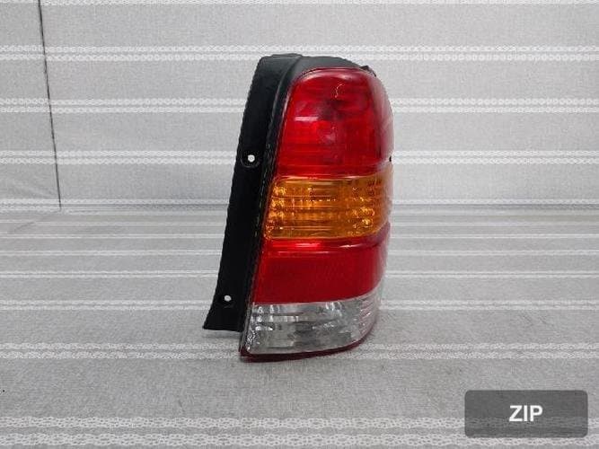 Ford Escape 2001 — комбинированный фонарь (задний) правый