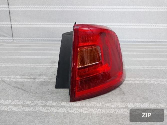 Volkswagen Jetta 2014 — комбинированный фонарь задний правый
