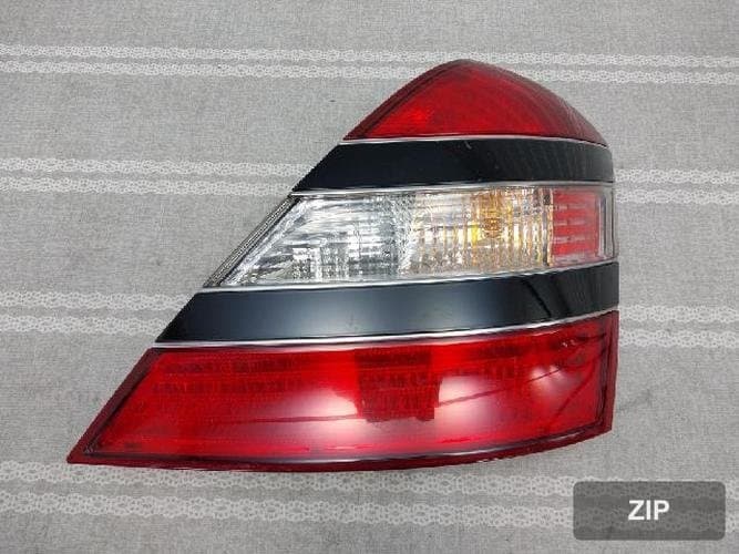 Mercedes-Benz S-Class 2008 — комбинированный фонарь задний правый